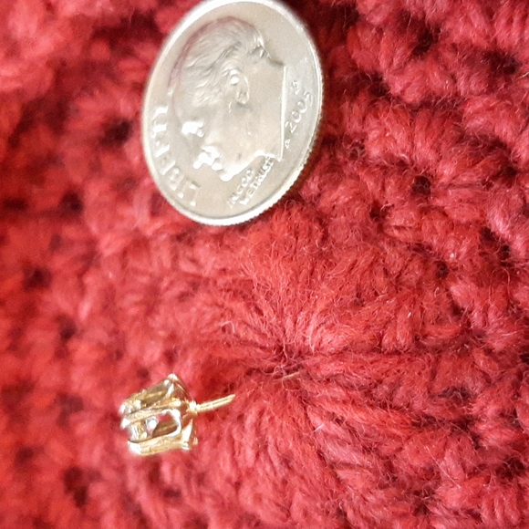 One .14ct Round Cut 3.25mm Diamond Earring - Picture 3 of 8